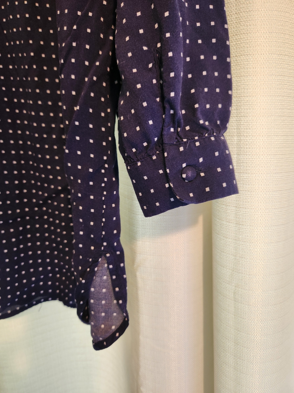 Market & Spruce Square Dot Henley Blouse, Size L - Picture 4 of 9